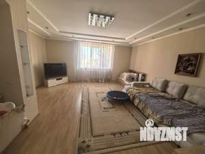 Коттедж 200м&sup2;, 2-этажный, участок 10 сот.  