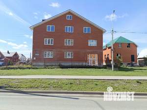 Дом 550м&sup2;, 3-этажный, участок 8 сот.  