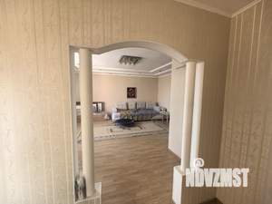 Коттедж 200м&sup2;, 2-этажный, участок 10 сот.  