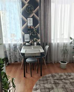 2-к квартира, вторичка, 45м2, 1/4 этаж
